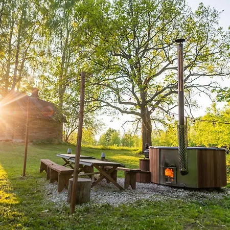 Taalihomes Vanakuela Puhkemaja - Saun Ja Kuemblustuenn Hinnas Vanakula Extérieur photo